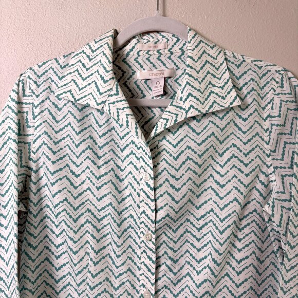 Chicos Button Up Top Size 0 US S Teal Green White Zig Zag 3/4 Sleeve No Iron - Picture 2 of 10